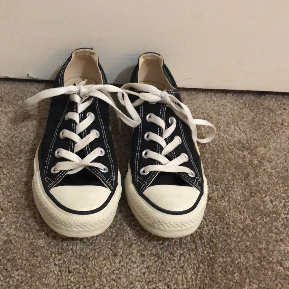 Black converse!